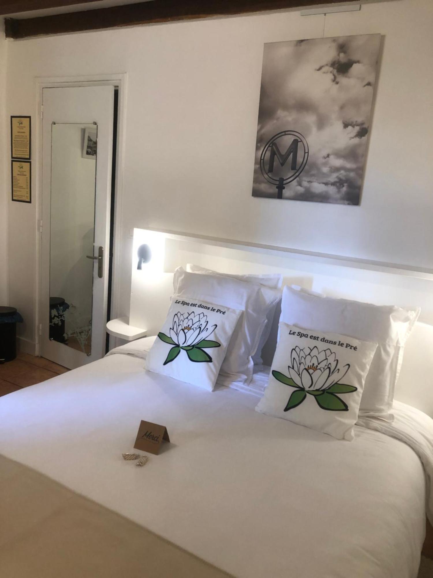 Le Spa Est Dans Le Pre Trigueres 外观 照片