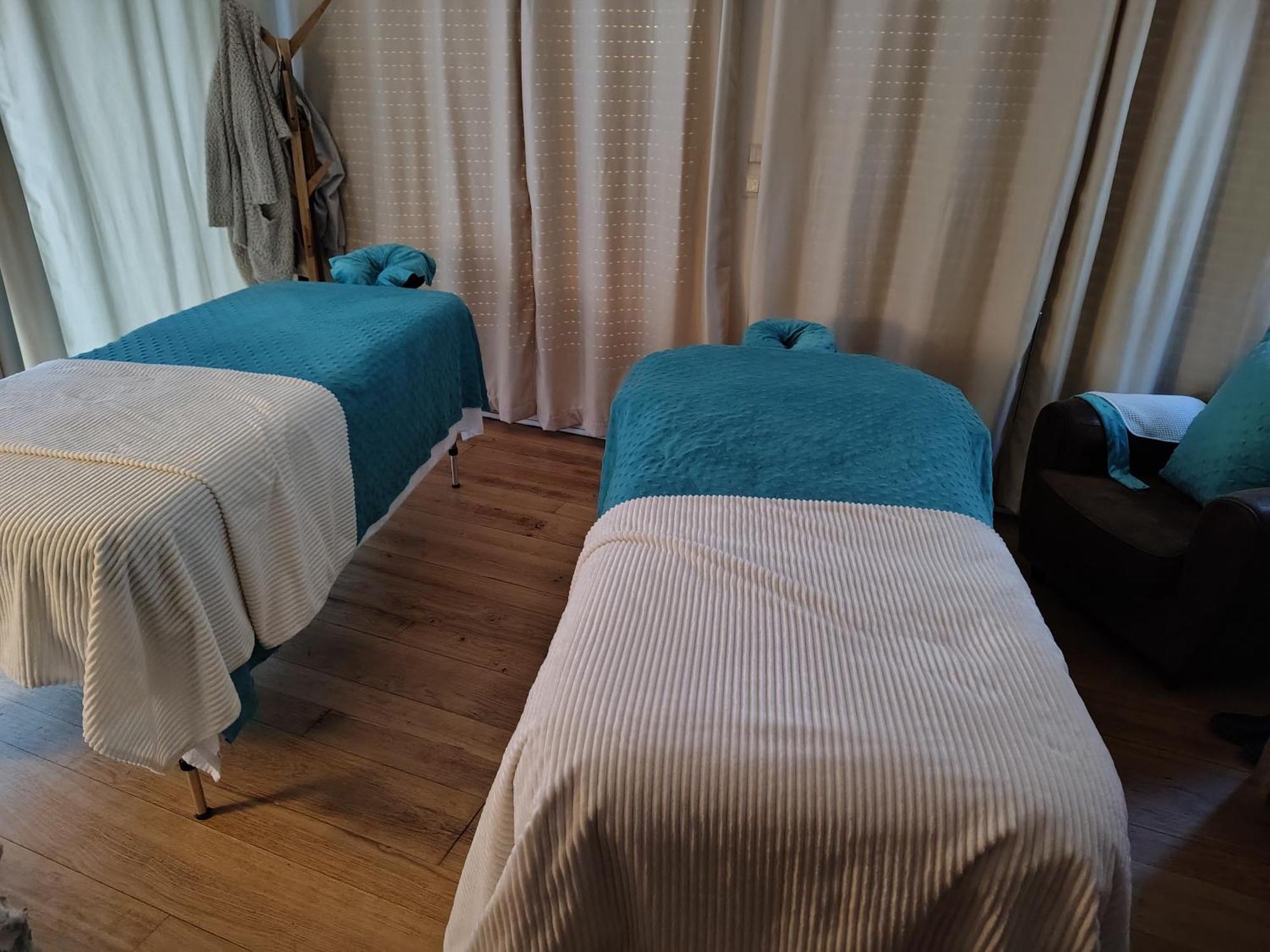 Le Spa Est Dans Le Pre Trigueres 外观 照片