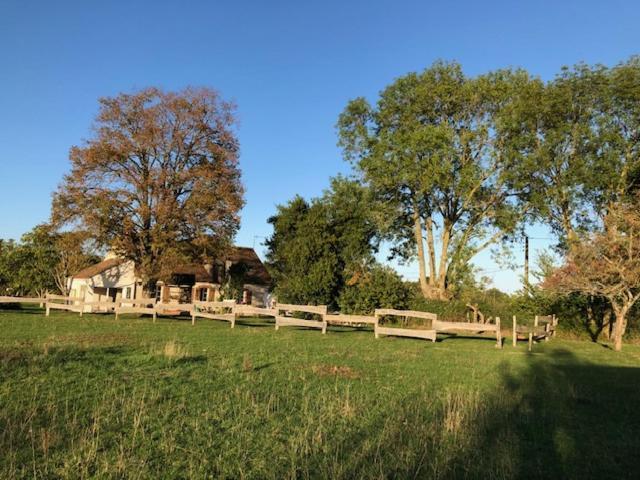 Le Spa Est Dans Le Pre Trigueres 外观 照片
