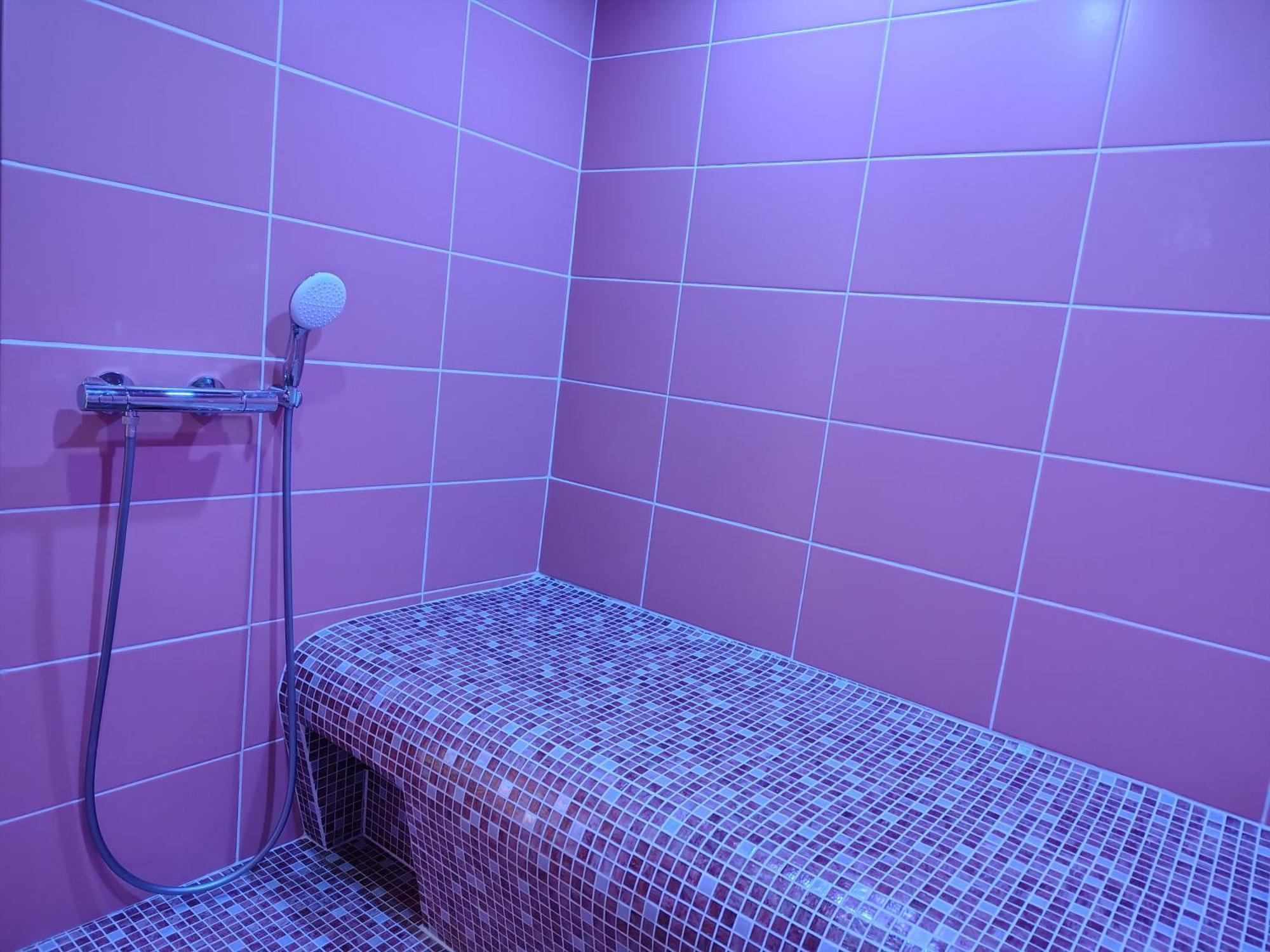 Le Spa Est Dans Le Pre Trigueres 外观 照片